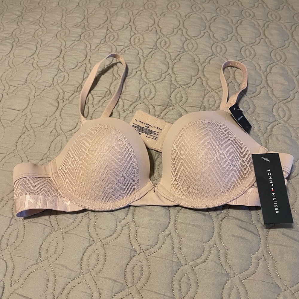 Tommy Hilfiger Lace and Micro Underwire Push Up Bra 34 A New with tags